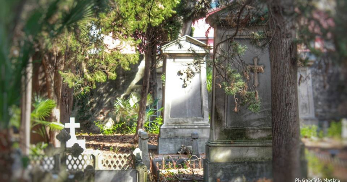 Cerimonia di inaugurazione della parte finale del progetto di studio restauro e riallocazione delle lapidi seicentesche e settecentesche del cimitero della Congregazione Olandese Alemanna.